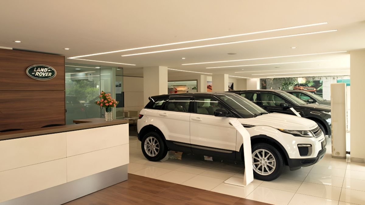 Inside the Secret Land Rover Luxury Repair Workshop That Saves You Thousands on Premium Car Fixes!